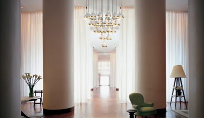 Classy ceiling lights to create a fantastic living room