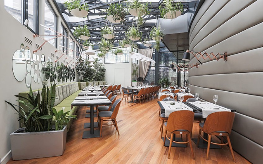 Go Inside Berthelot Restaurant and Find Mid-Century Lighting Design